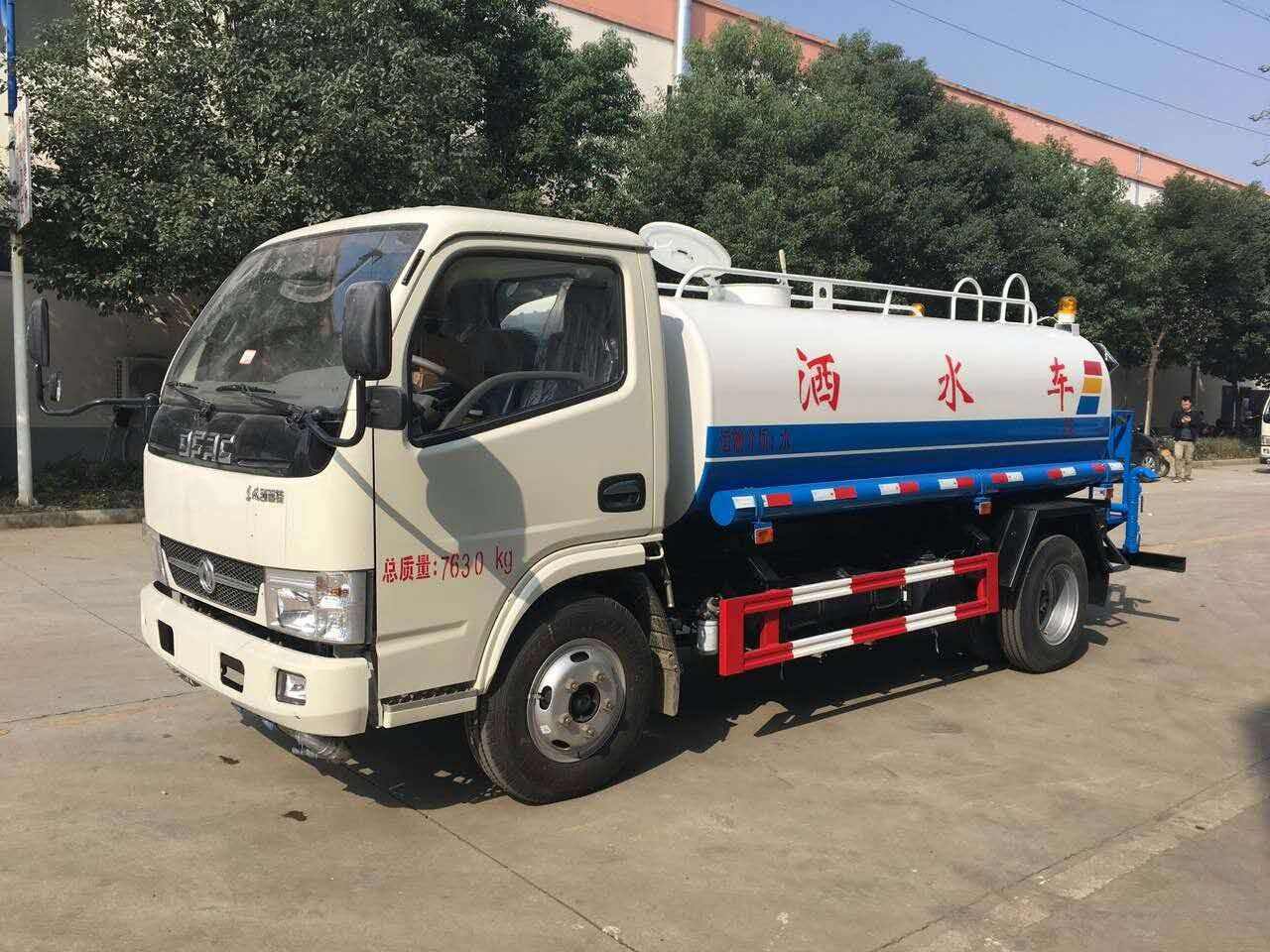 5噸灑水車在哪里有賣？湖北楚勝汽車13886887089